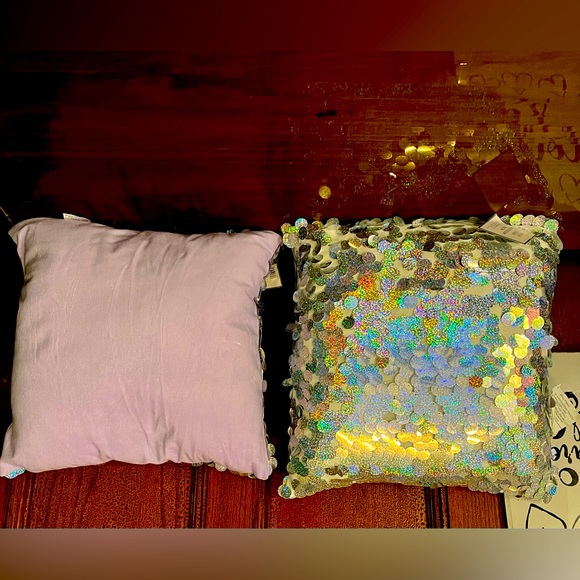 Pack of 2 New Luxury Series Reversible Purple Sequin Glitzy Comfy Throw Pillows - Picture 7 of 11